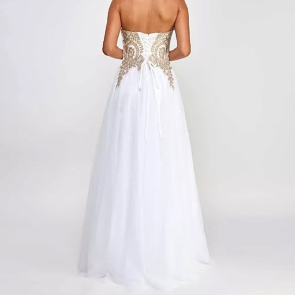 Say Yes
Juniors' Strapless Embellished Ballgown - Picture 2 of 10